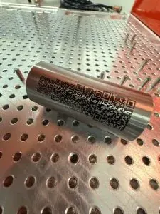 Lasergravierter DataMatrix-Code auf Metallbauteil